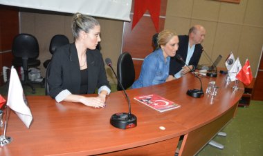 Buzların kuğuları Salihli’de kalpleri fethetti